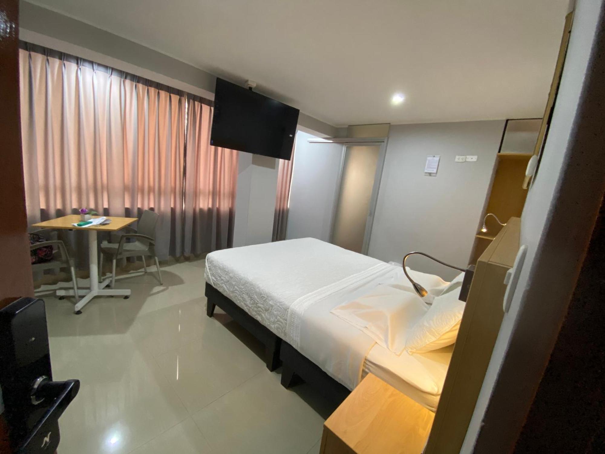 Millennium Hotel Corporative San Vicente de Cañete Dış mekan fotoğraf